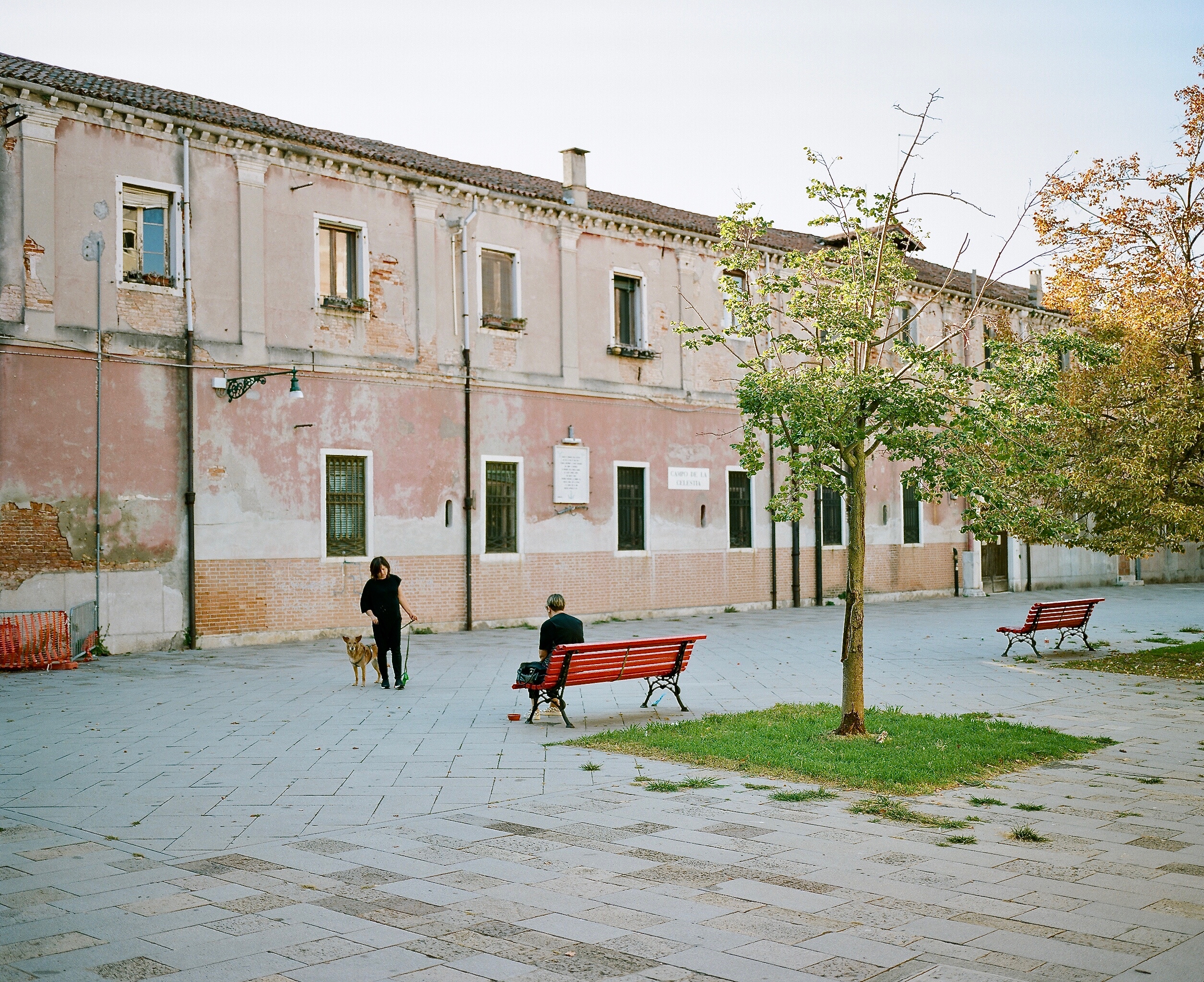 Square in Venice. Taken in September 2018, with Mamiya 7ii and 80mm lens, and Kodak Portra 400 120 film